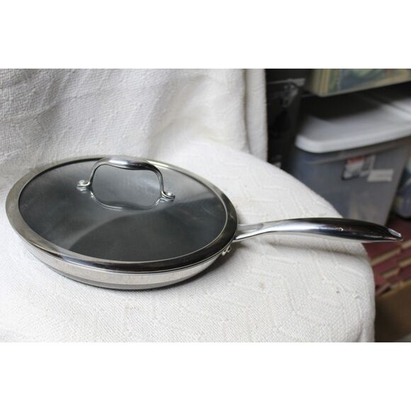 Hexclad Hybrid 10" frying Pan With Tempered Glass Lid(Pre-Owned)(Please Read) - Picture 1 of 3